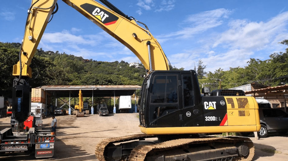 Escavadora 20 toneladas - Caterpillar 320D31